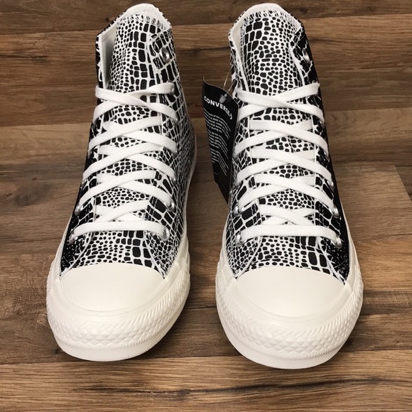 CONVERSE CTAS HIGH TOP BRAND NEW size junior 4 = size 6 women's.size5=size 7wome - Picture 5 of 15